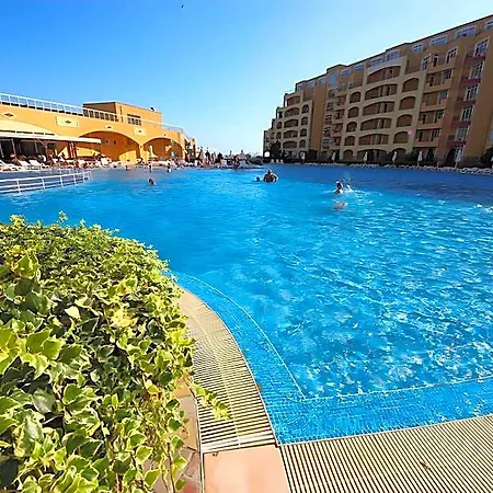Hotel Midia Grand