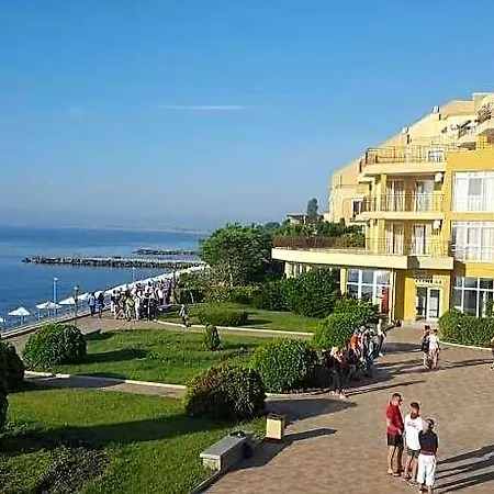 Хотел Midia Grand 3*